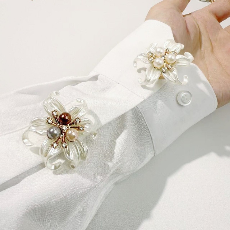 Wholesale Customized Flower Pattern High Quality Resin Clothing Button Accessories Simple Shirt Button Covers
