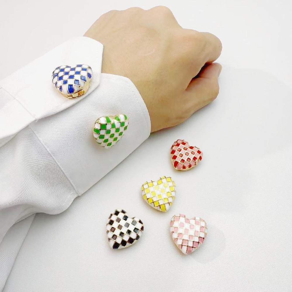 Customized High Quality ODM OEM Plaid Heart Shape Shirt Button Cover ODM Wholesale Clothing Accessories for Unisex